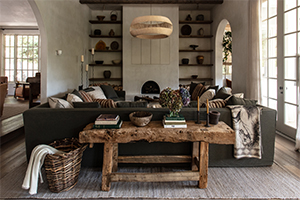 What is the style of rustic interior decoration?